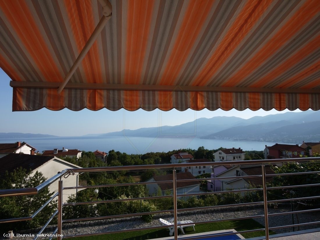 Samostojna hiša, vrt, bazen, pogled na morje
